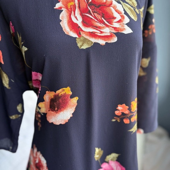 West Kei Navy Floral Tie-Front or Back Short Sleeved Blouse - Picture 13 of 16